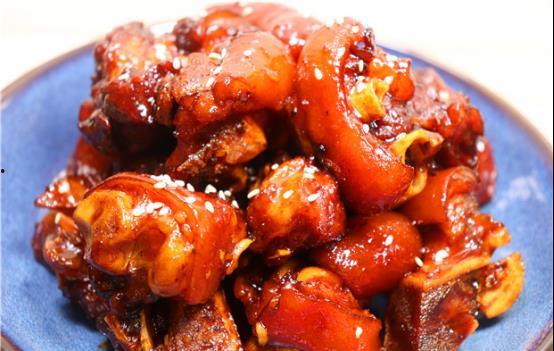 黄磊猪蹄做法视频,家常猪蹄，香气扑鼻，口感鲜美